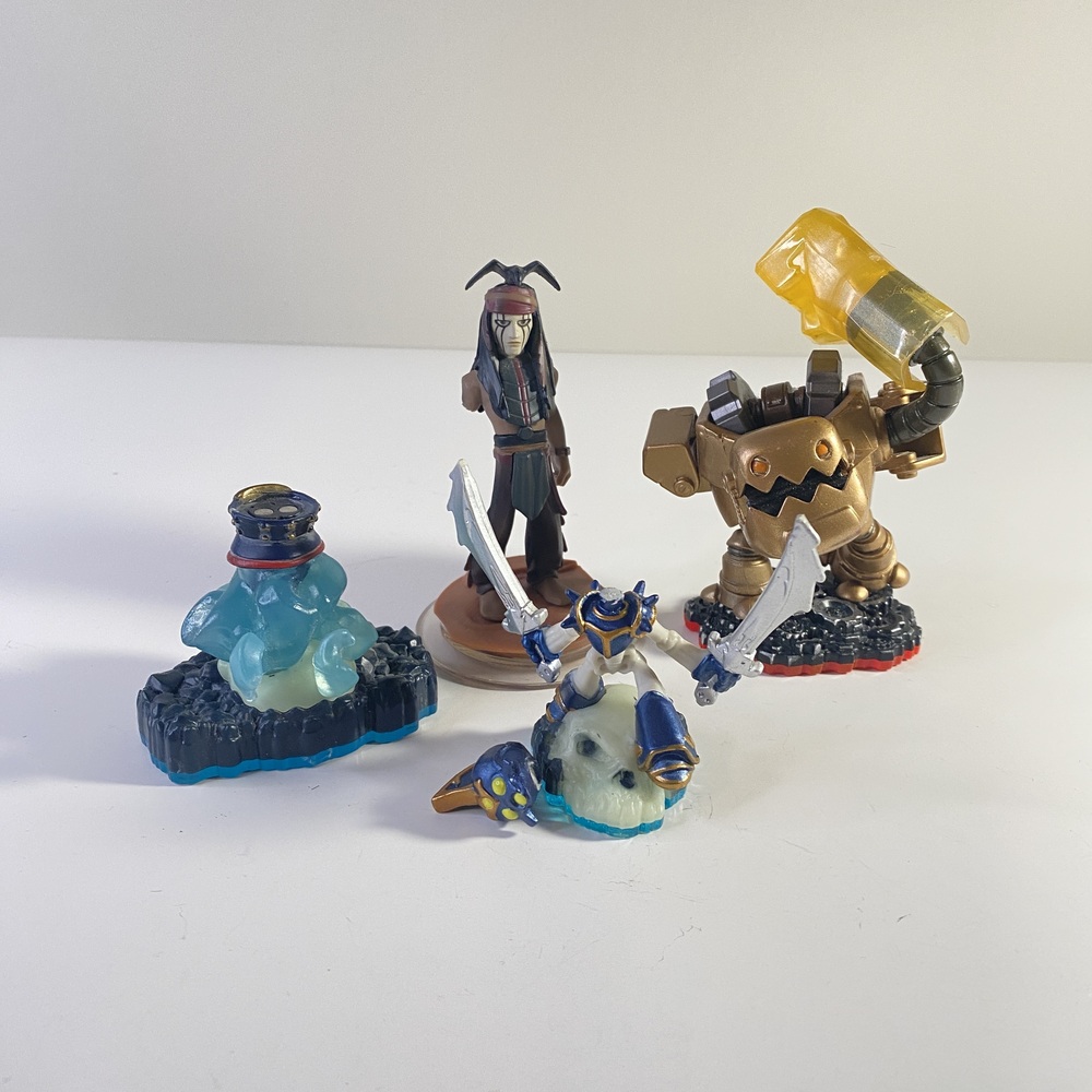 BROKEN Skylanders/Disney Infinity Lot INCOMPLETE - Bottoms Present for Game Play
